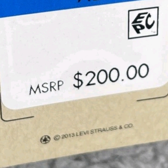 NWOT Levi's Women's Breanna Puffer Jacket Sz S Chestnut SOLD OUT Online - Picture 5 of 14